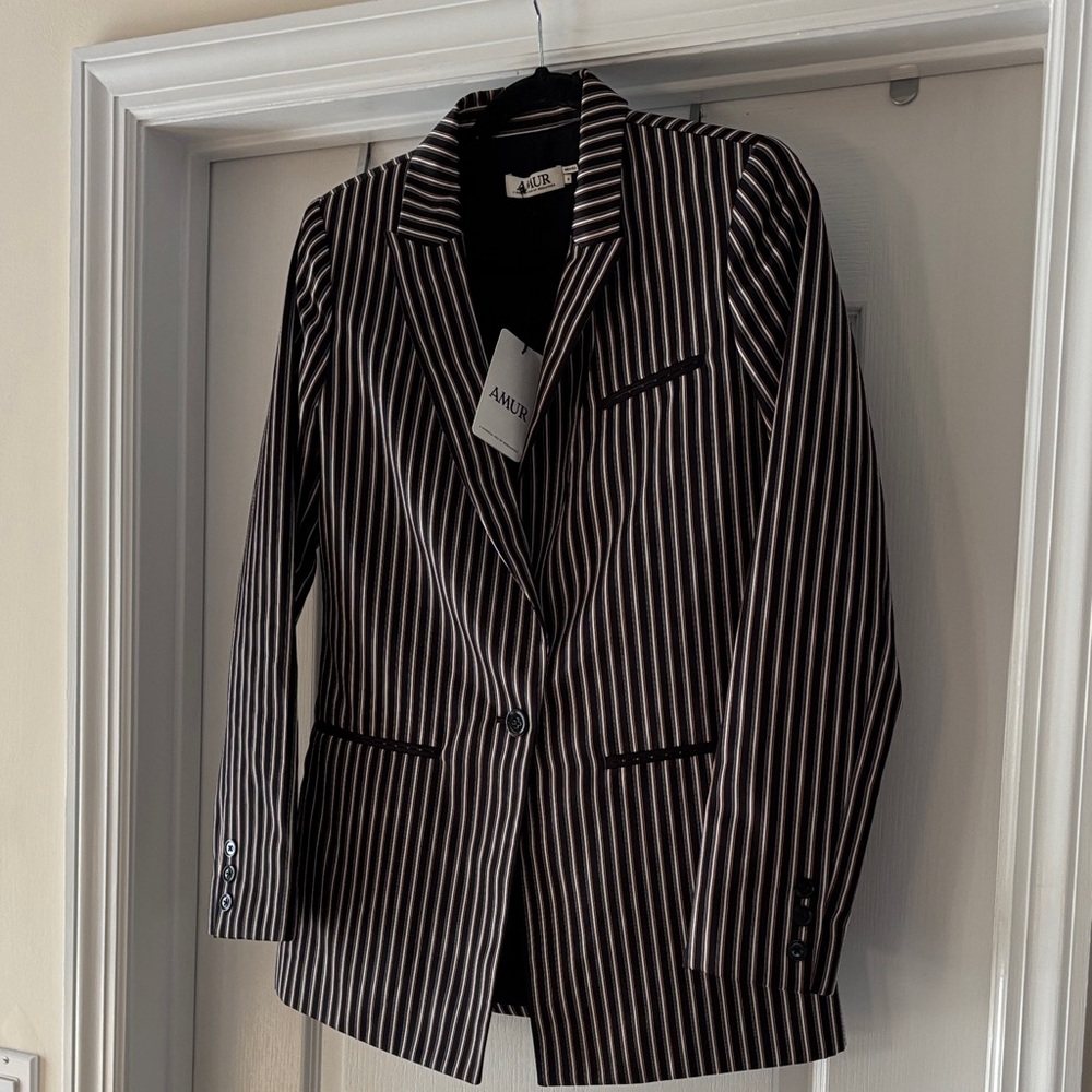 AMUR Ladies Black White Pinstripe Tailored Marion Blazer-4